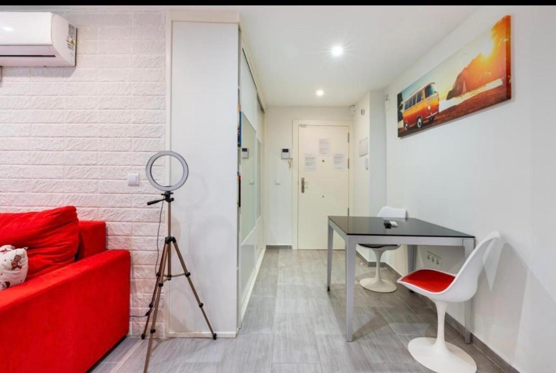 Vialia Apartamentos Suites Малага Екстериор снимка