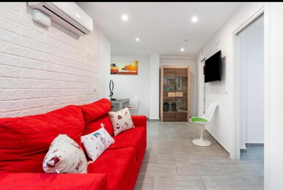 Vialia Apartamentos Suites Малага Екстериор снимка
