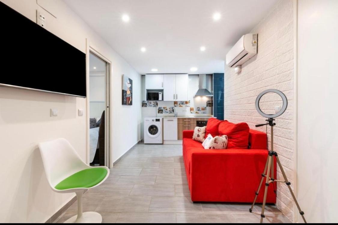 Vialia Apartamentos Suites Малага Екстериор снимка