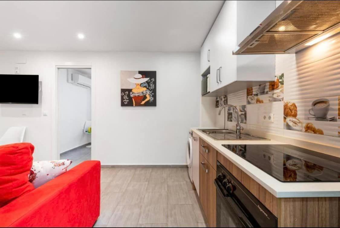 Vialia Apartamentos Suites Малага Екстериор снимка